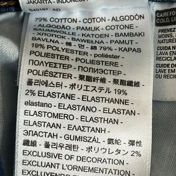 Levi's Classic Bermuda Denim Shorts in Lapis Midnight - Size 30 - Picture 9 of 10